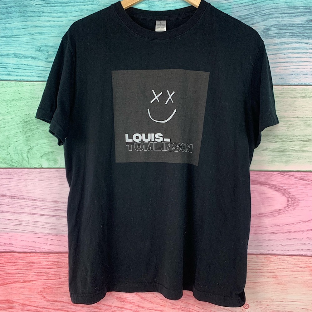 Louis Tomlinson logo smiley face t-shirt /boyband/one direction